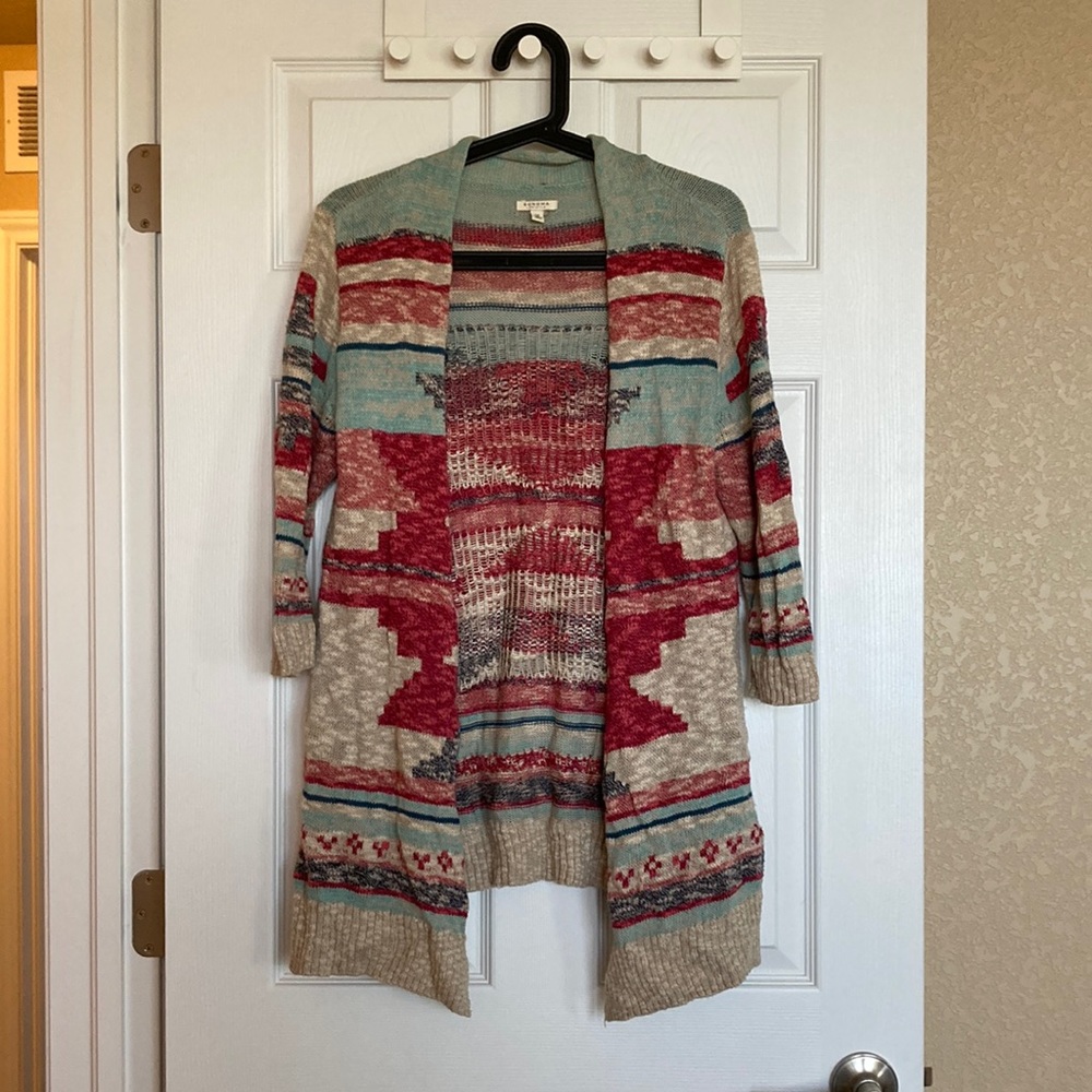 Patterned three quarter sleeve cardigan